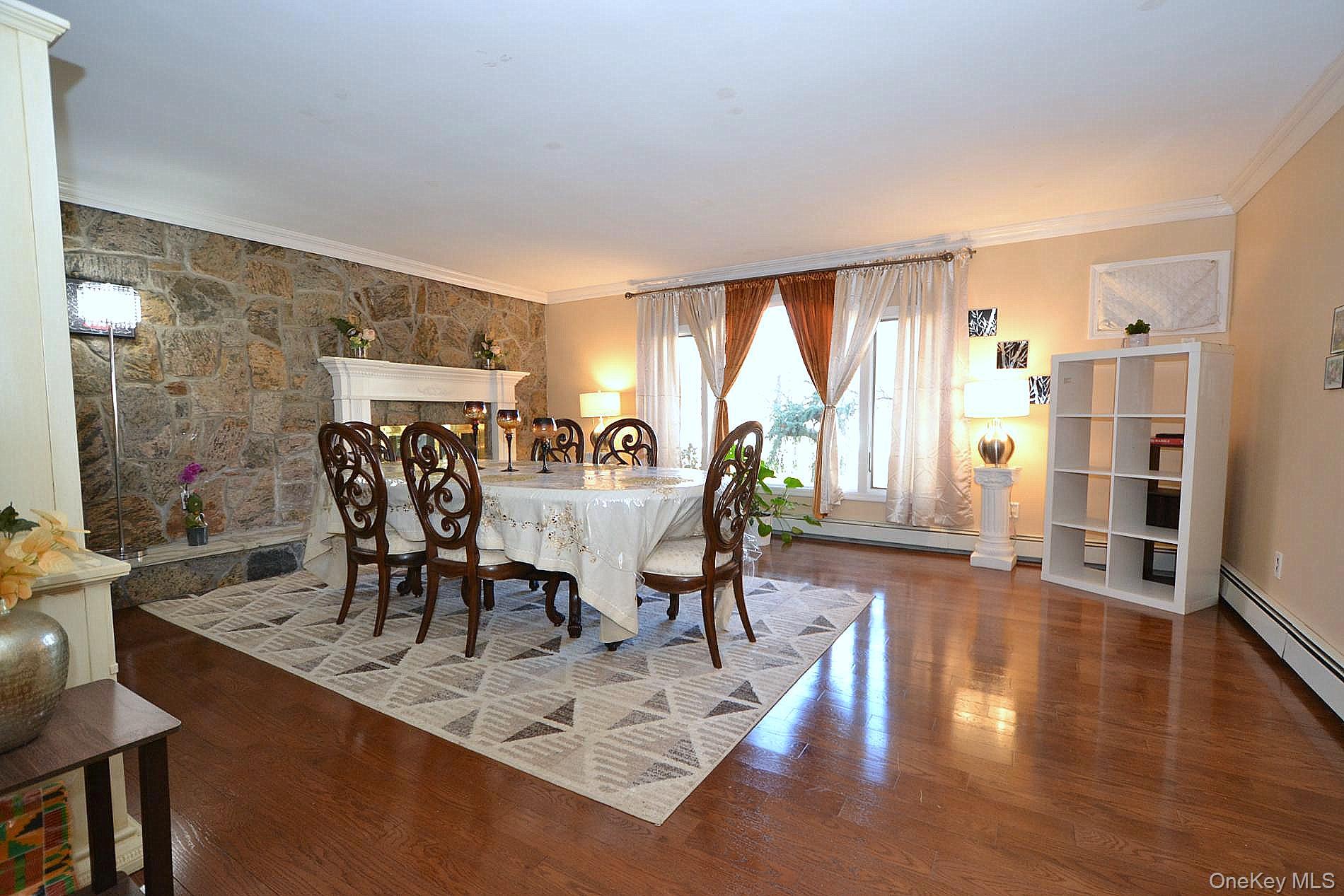 27 Albright Road, Coram, NY 11727