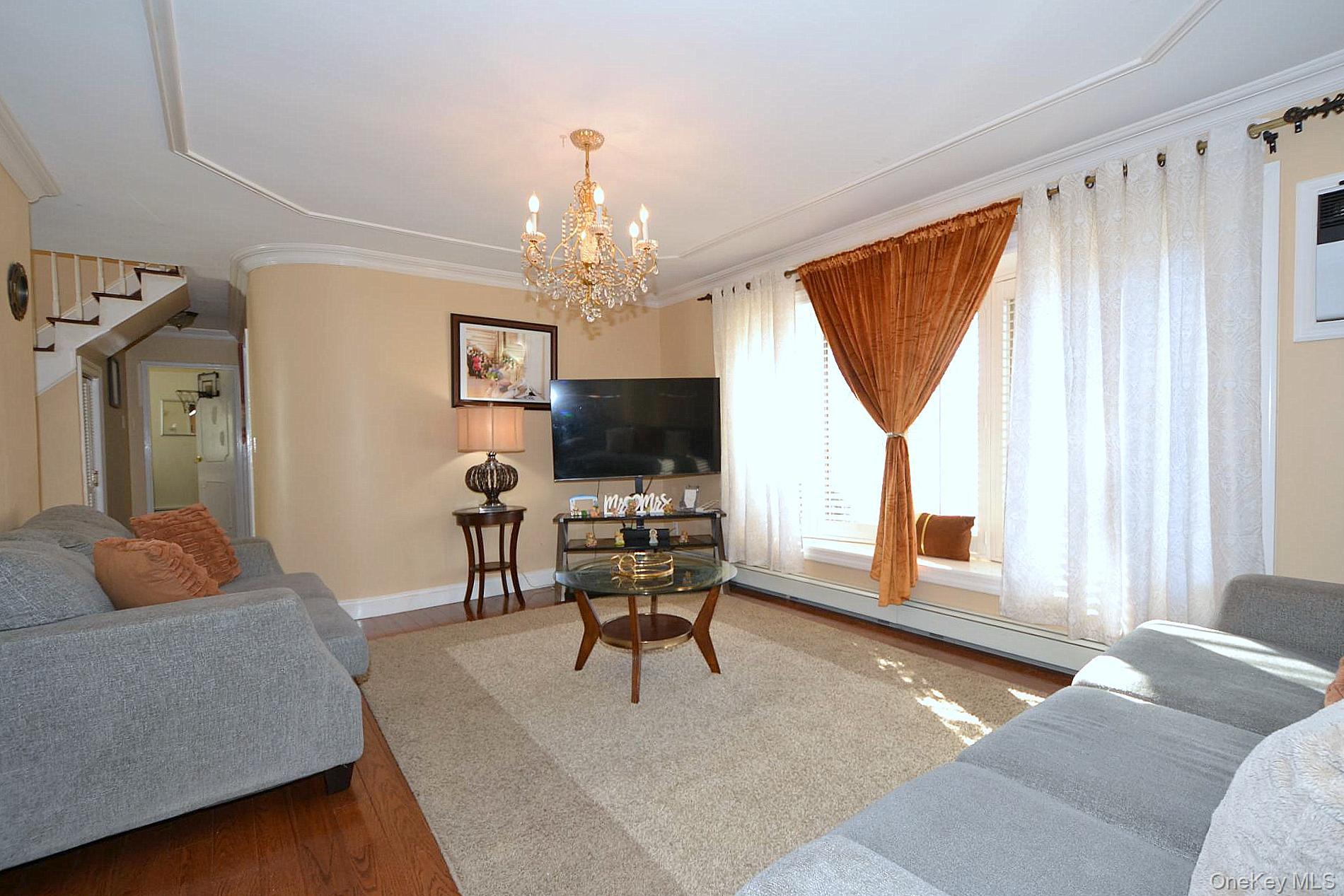 27 Albright Road, Coram, NY 11727