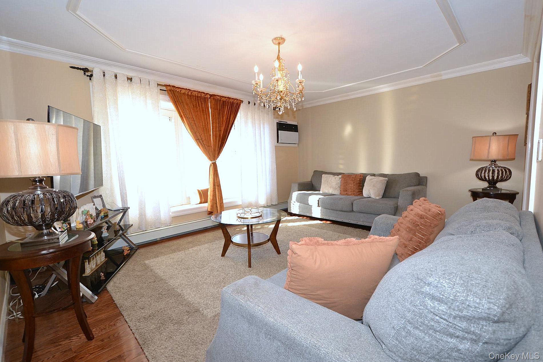 27 Albright Road, Coram, NY 11727