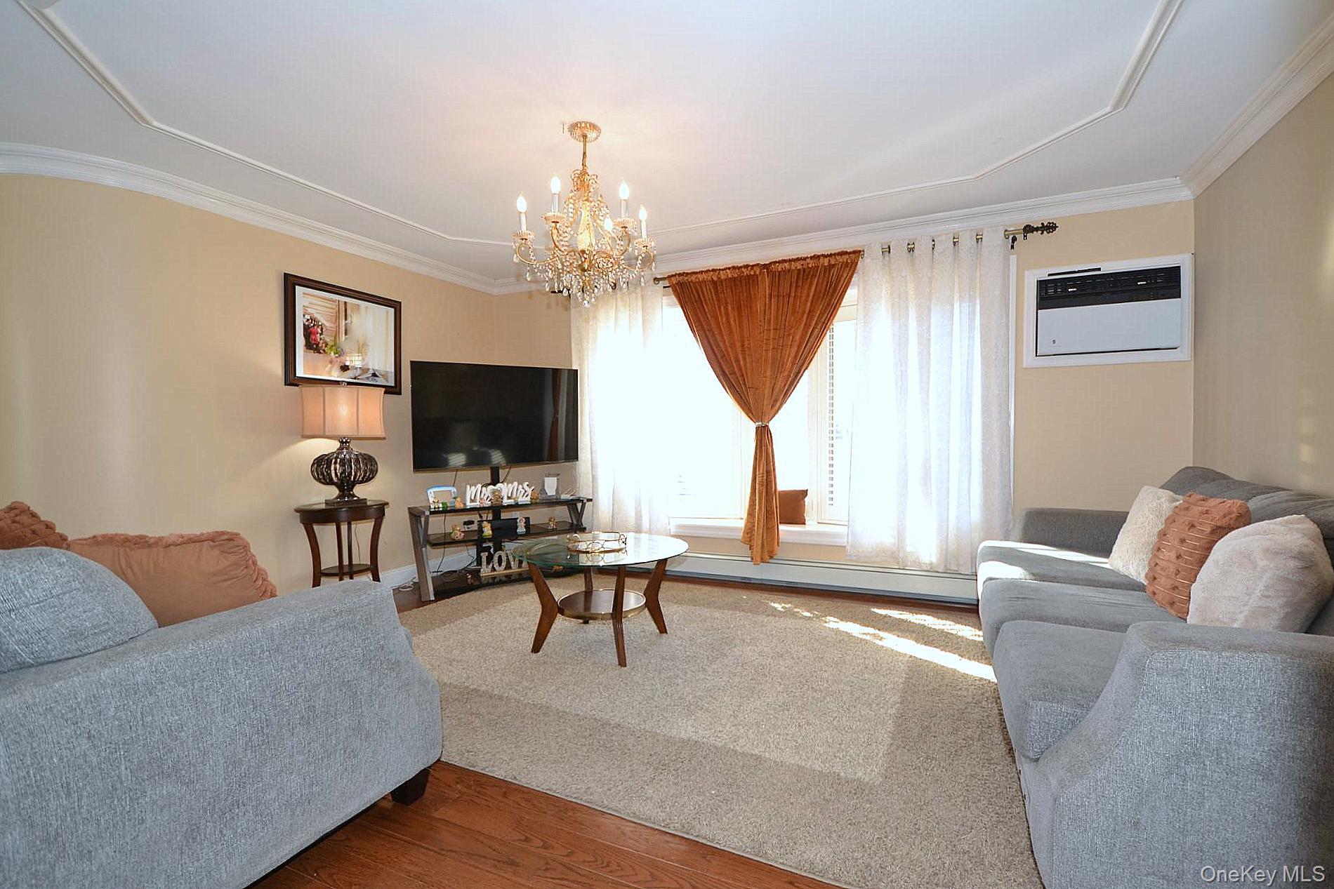 27 Albright Road, Coram, NY 11727