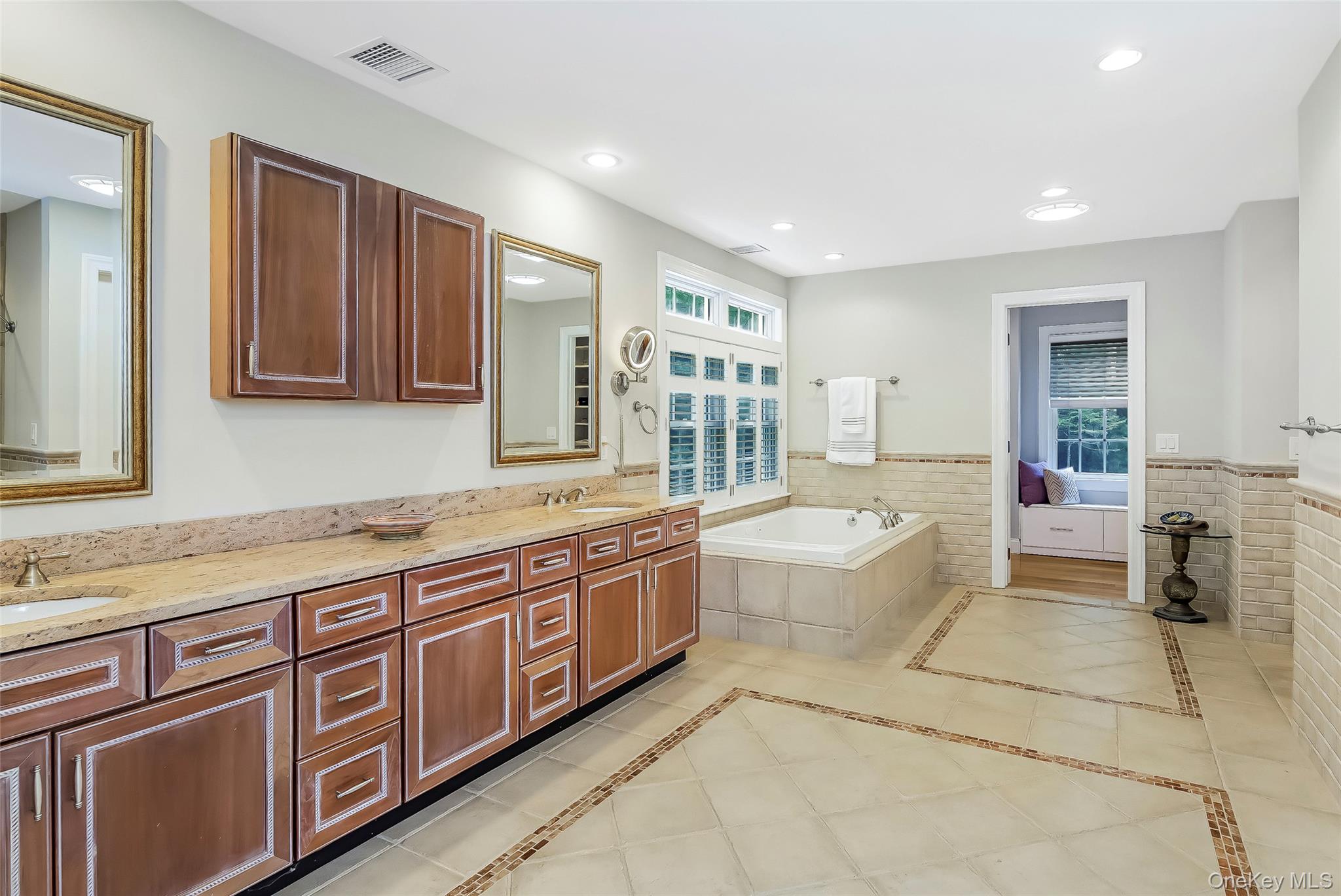 3 Sally's Path, East Hampton, NY 11937