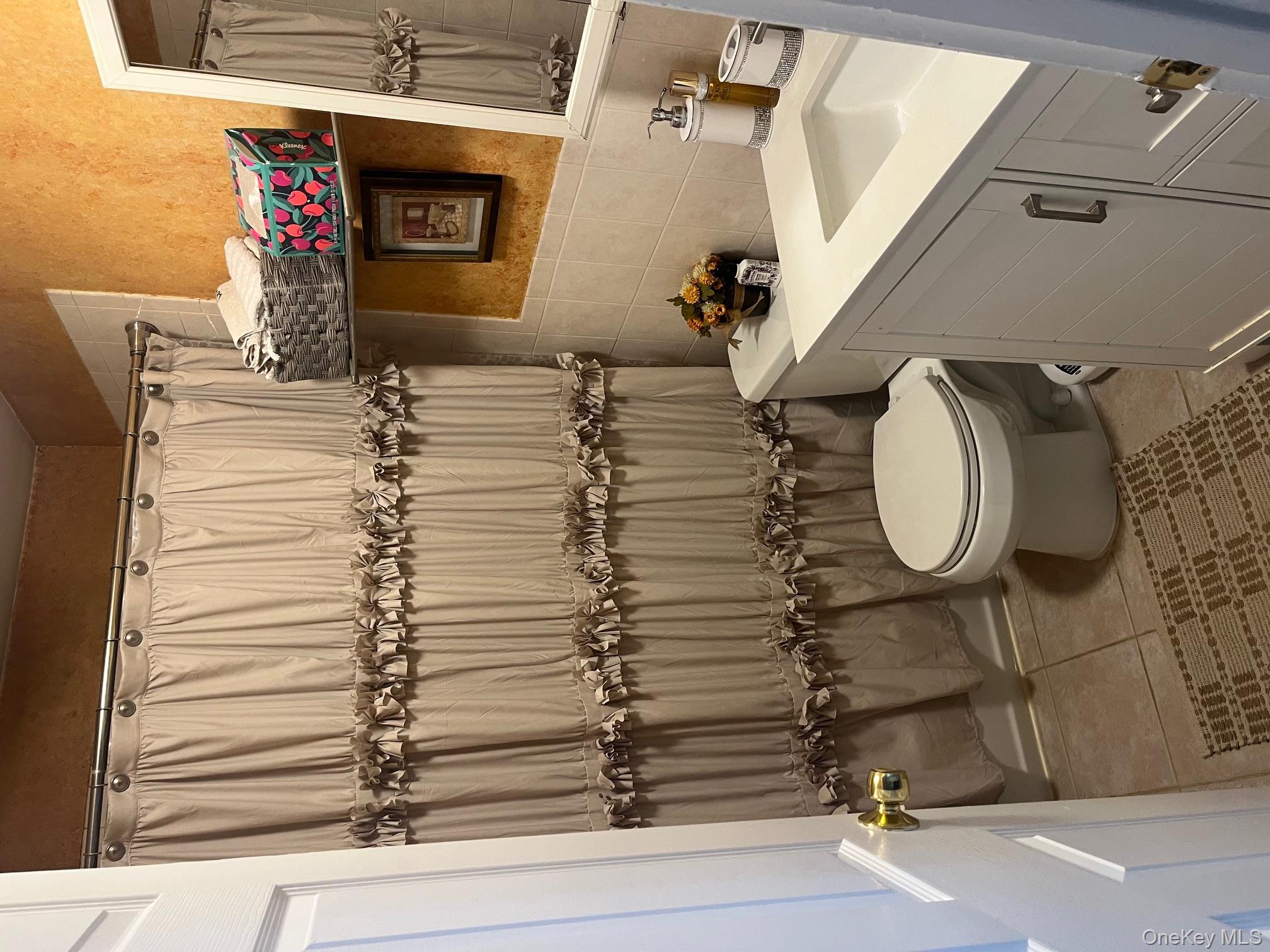 52 Mist Lane, Westbury, NY 11590