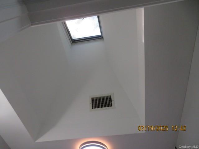 10 Woodland Lane, Huntington, NY 11743