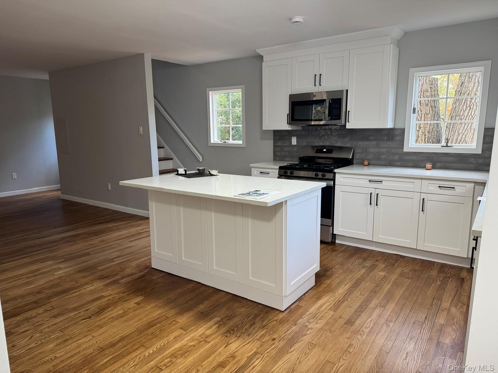 10 Woodland Lane, Huntington, NY 11743