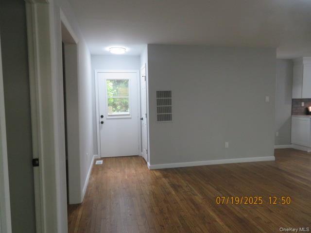 10 Woodland Lane, Huntington, NY 11743