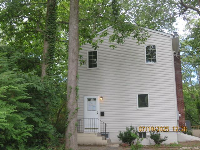 10 Woodland Lane, Huntington, NY 11743