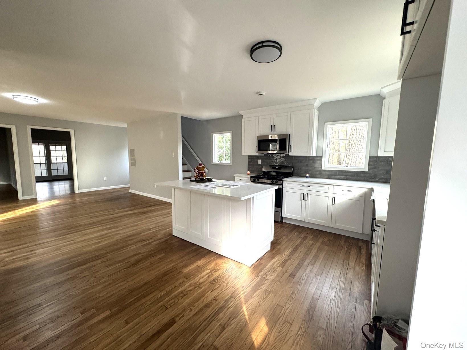 10 Woodland Lane, Huntington, NY 11743