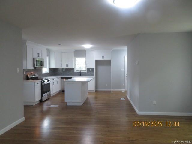 10 Woodland Lane, Huntington, NY 11743