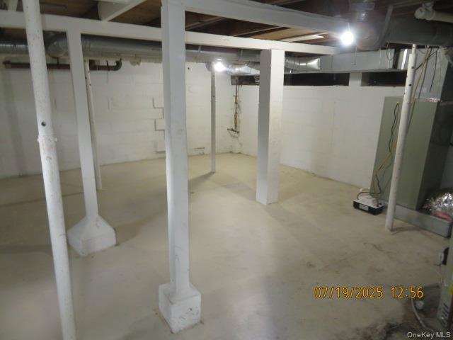 10 Woodland Lane, Huntington, NY 11743