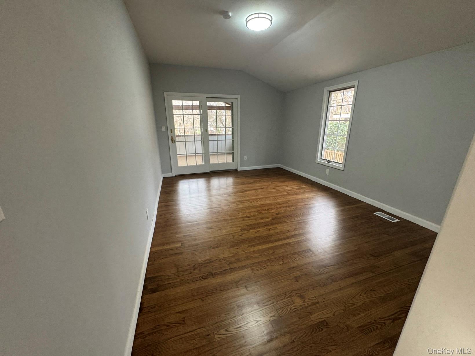 10 Woodland Lane, Huntington, NY 11743