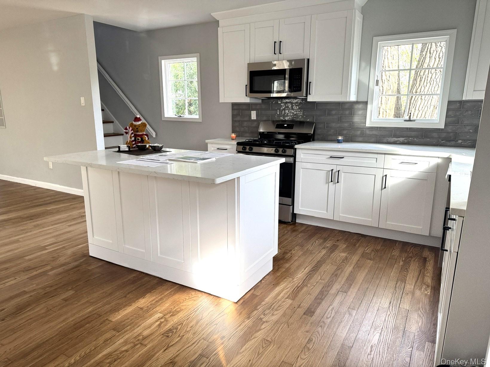 10 Woodland Lane, Huntington, NY 11743