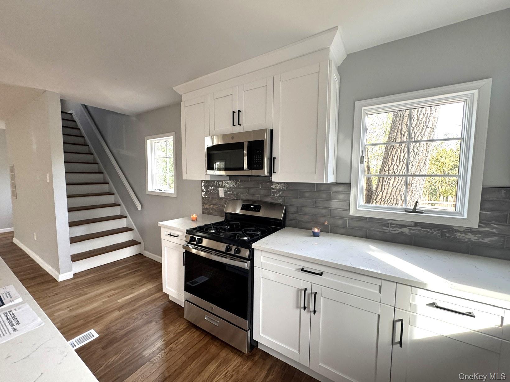 10 Woodland Lane, Huntington, NY 11743