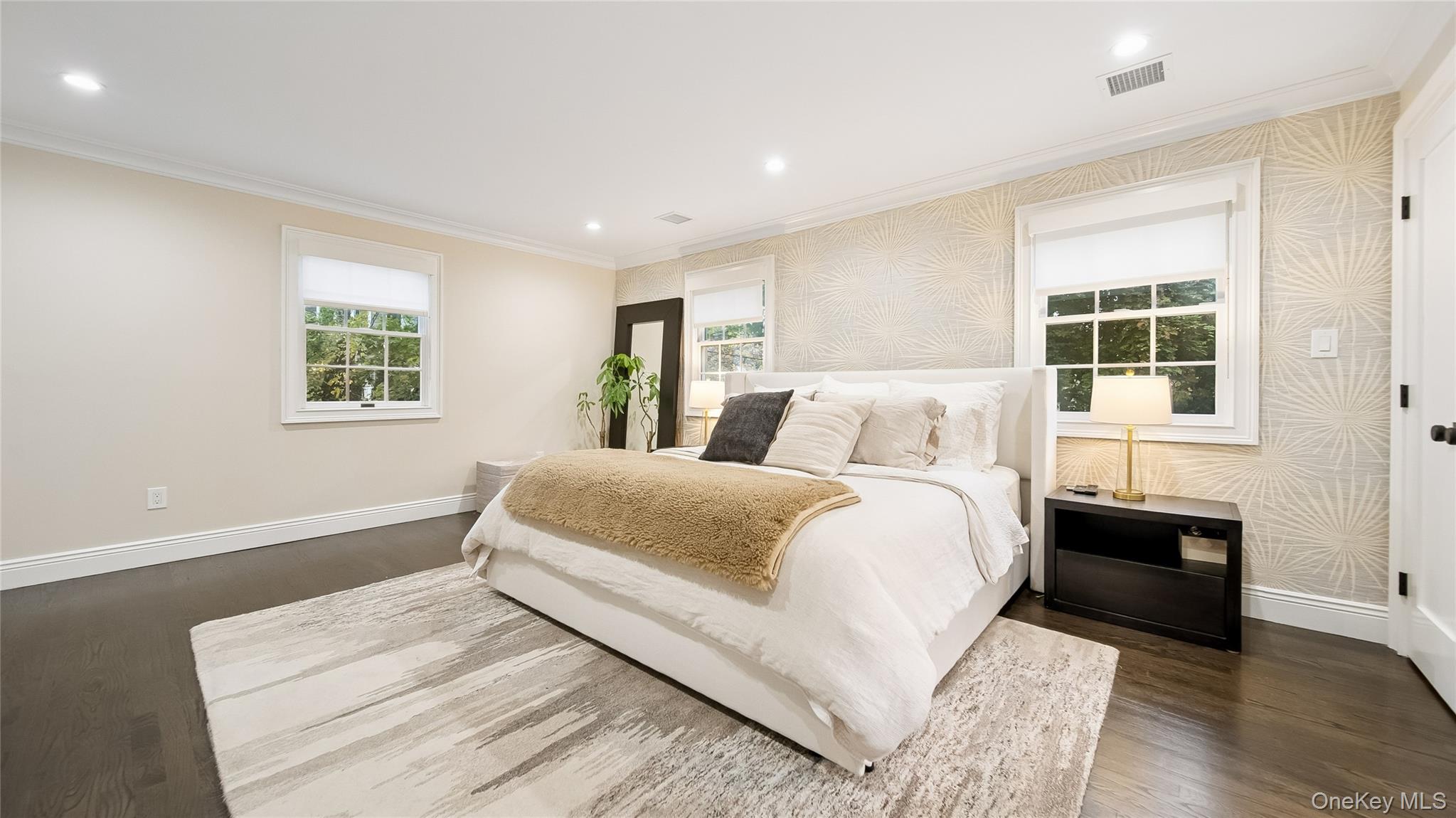 305 Nassau Avenue, Manhasset, NY 11030