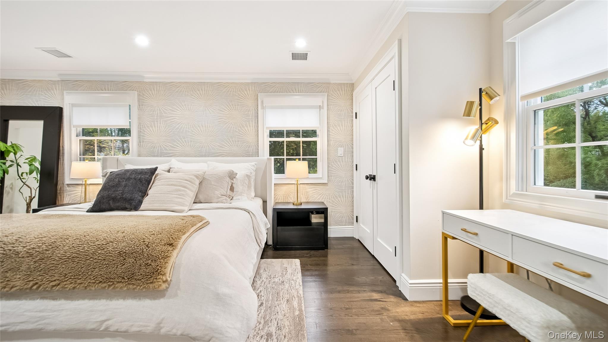 305 Nassau Avenue, Manhasset, NY 11030