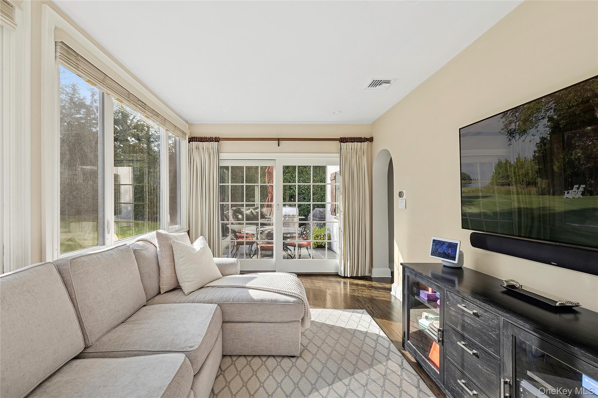 44 Old Ox Road, Manhasset, NY 11030