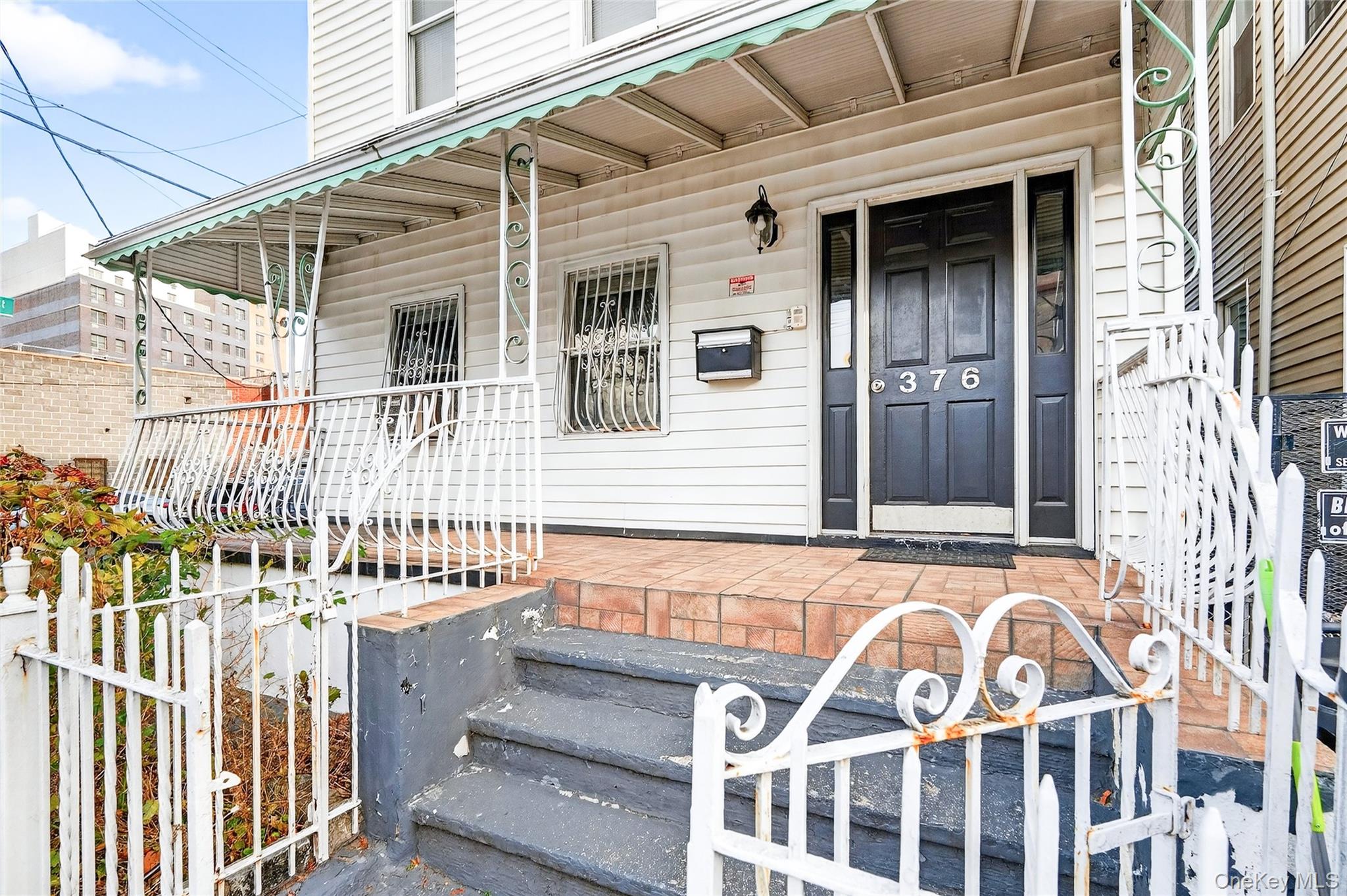 376 Bronx Park Avenue, Bronx, NY 10460