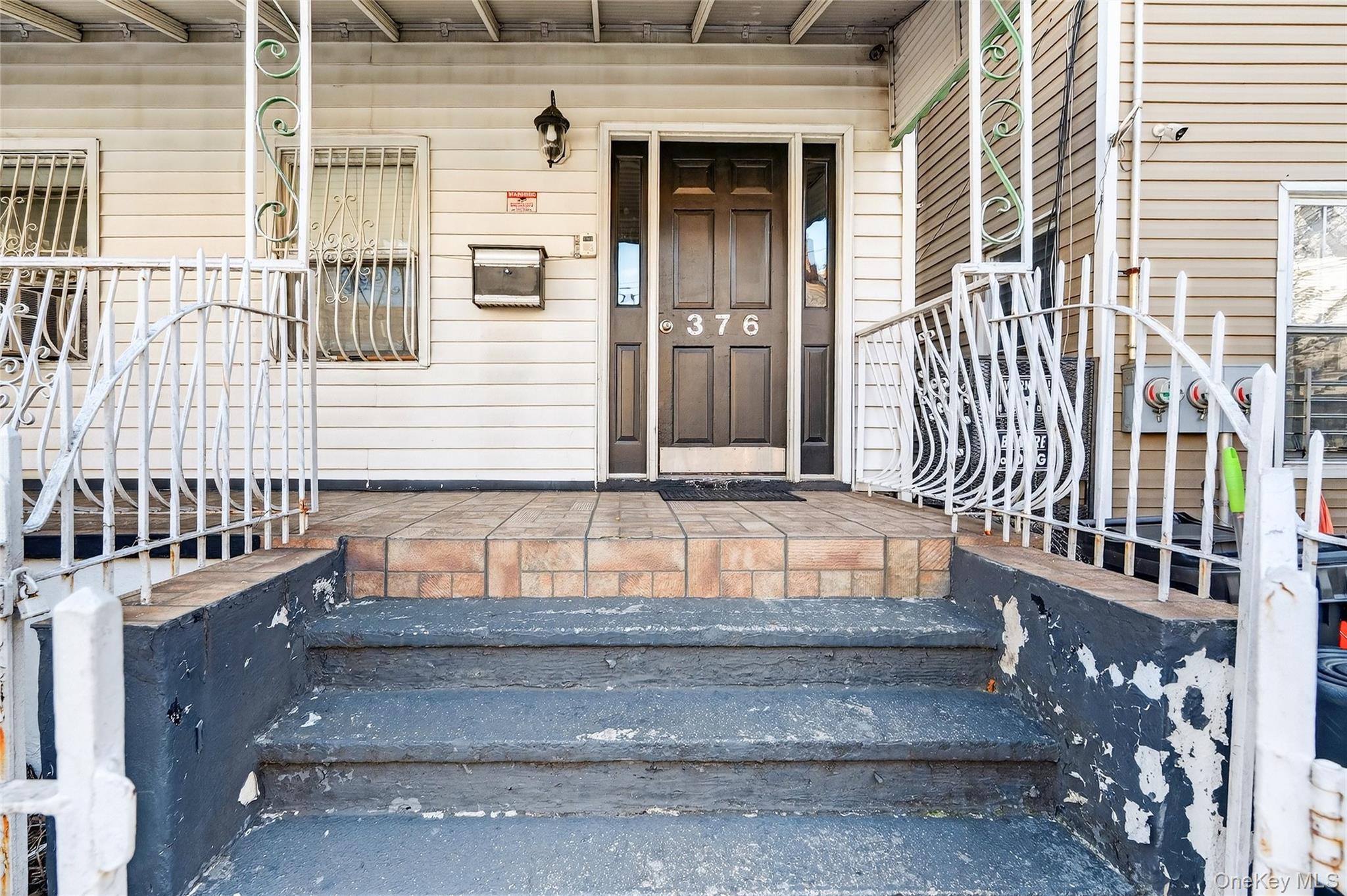 376 Bronx Park Avenue, Bronx, NY 10460