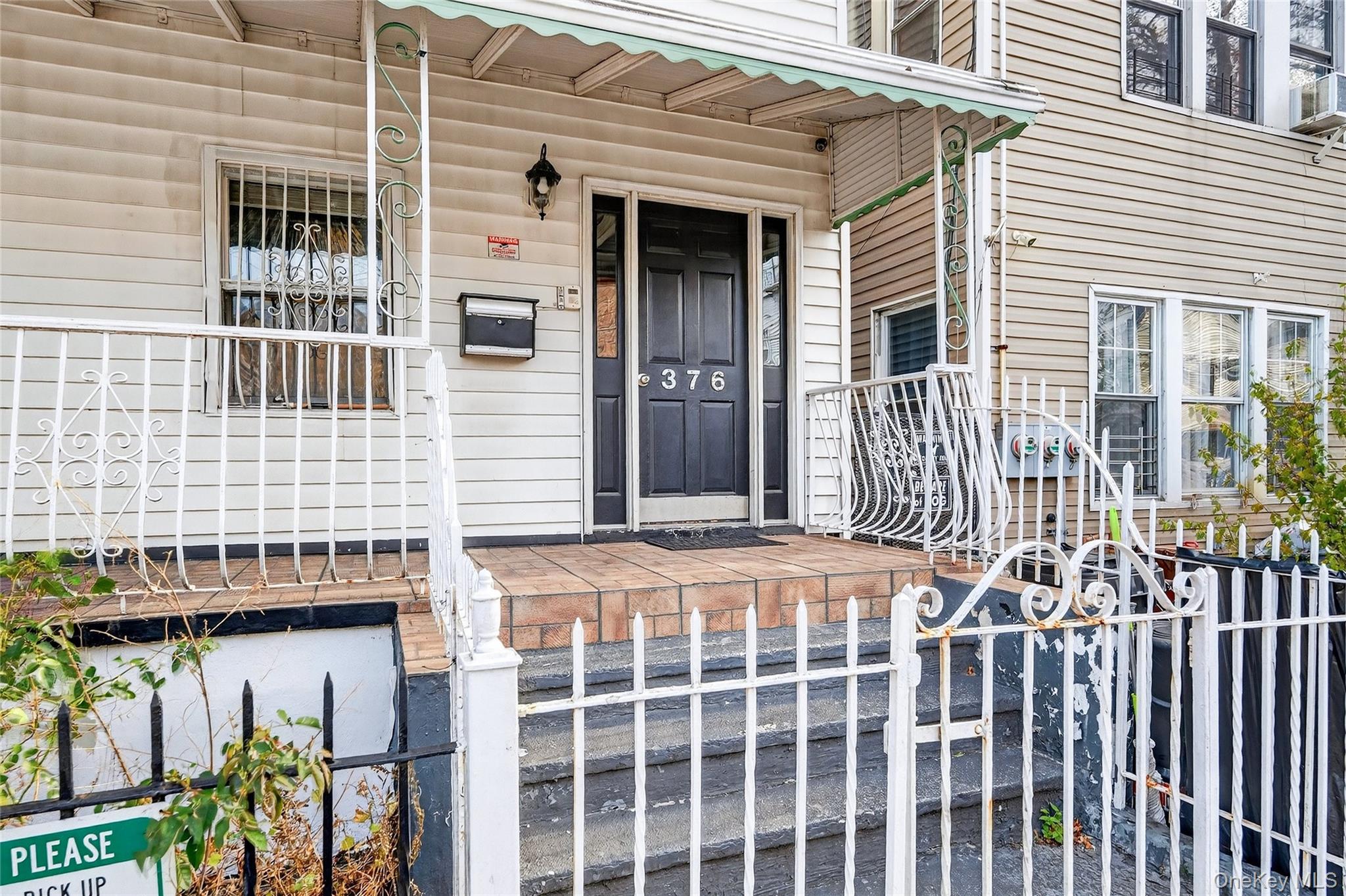 376 Bronx Park Avenue, Bronx, NY 10460