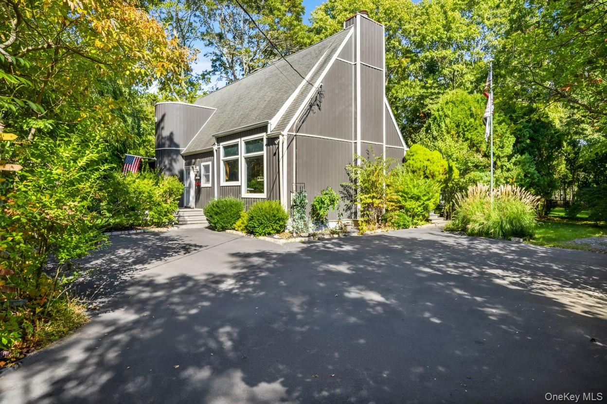 107 Spinney Road, East Quogue, NY 11942