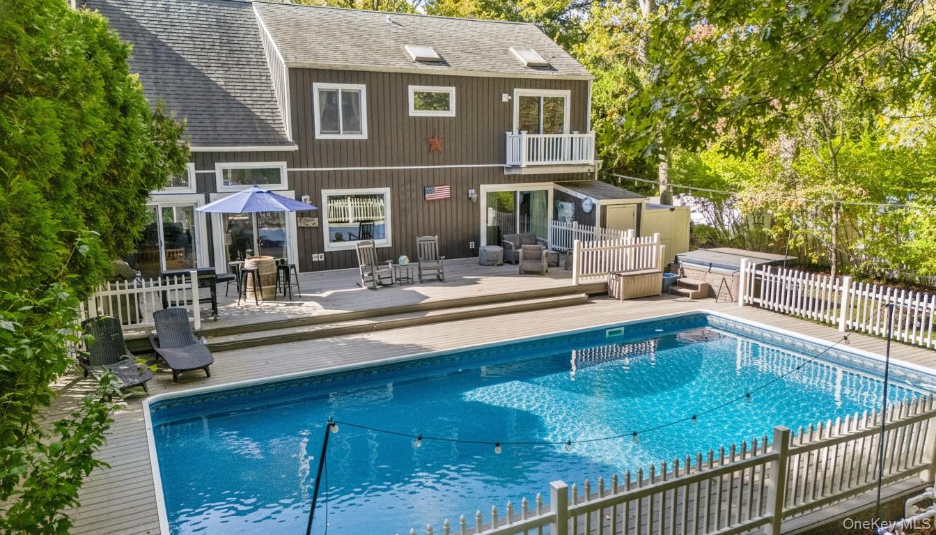 107 Spinney Road, East Quogue, NY 11942