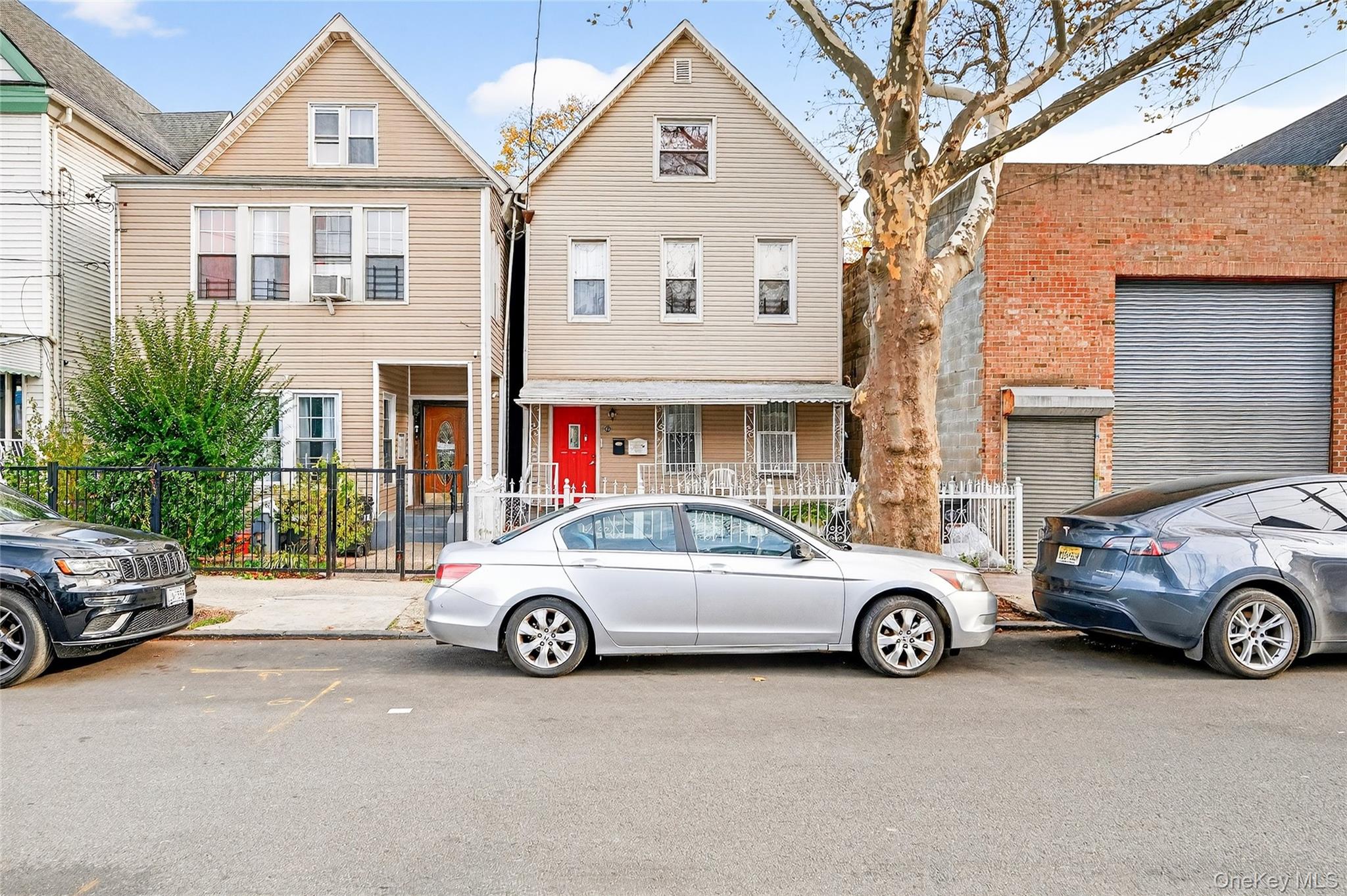 372 Bronx Park Avenue, Bronx, NY 10460