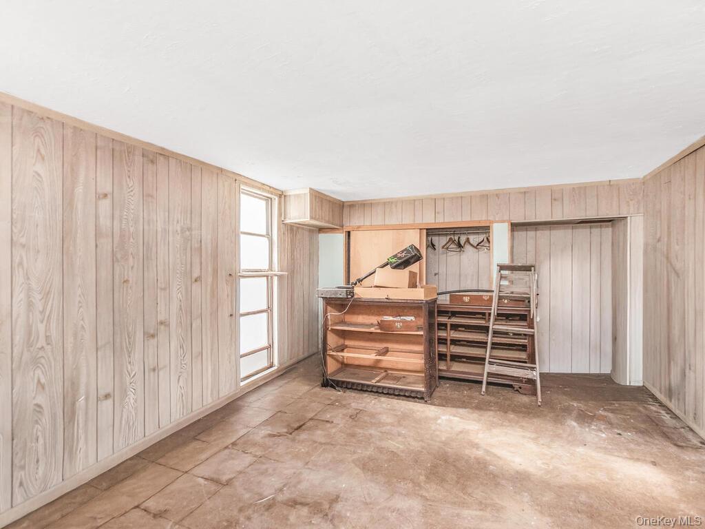 90 Meucci Avenue, Copiague, NY 11726