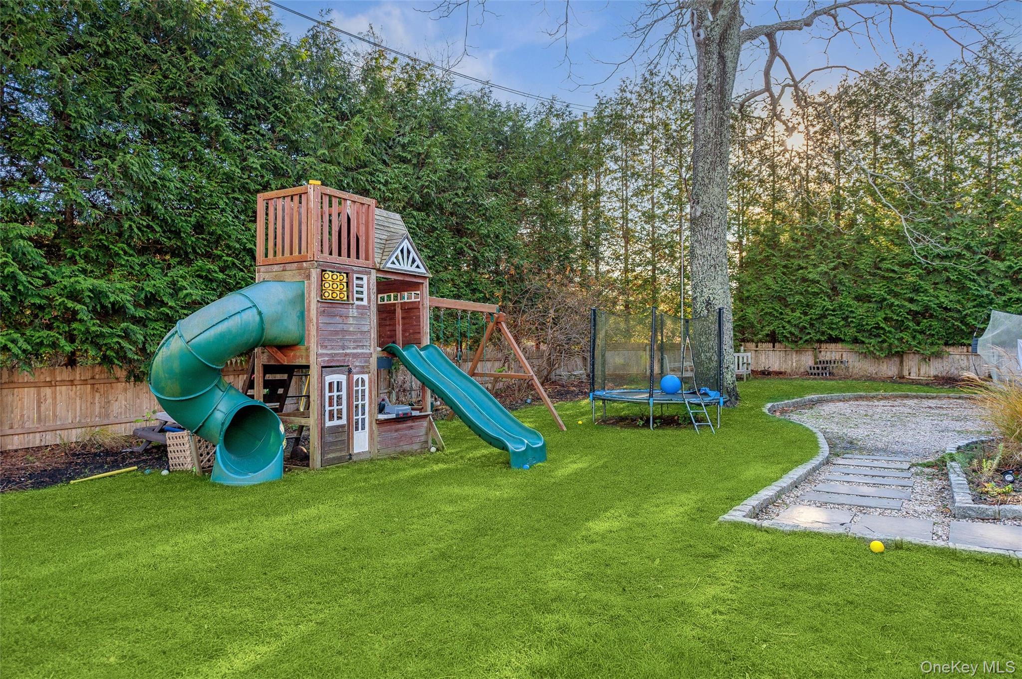 6 Shore Road, Southampton, NY 11968