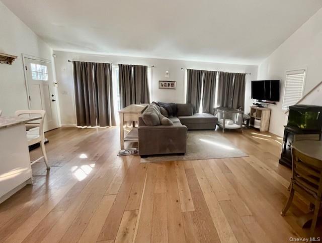 6 Shore Road, Southampton, NY 11968