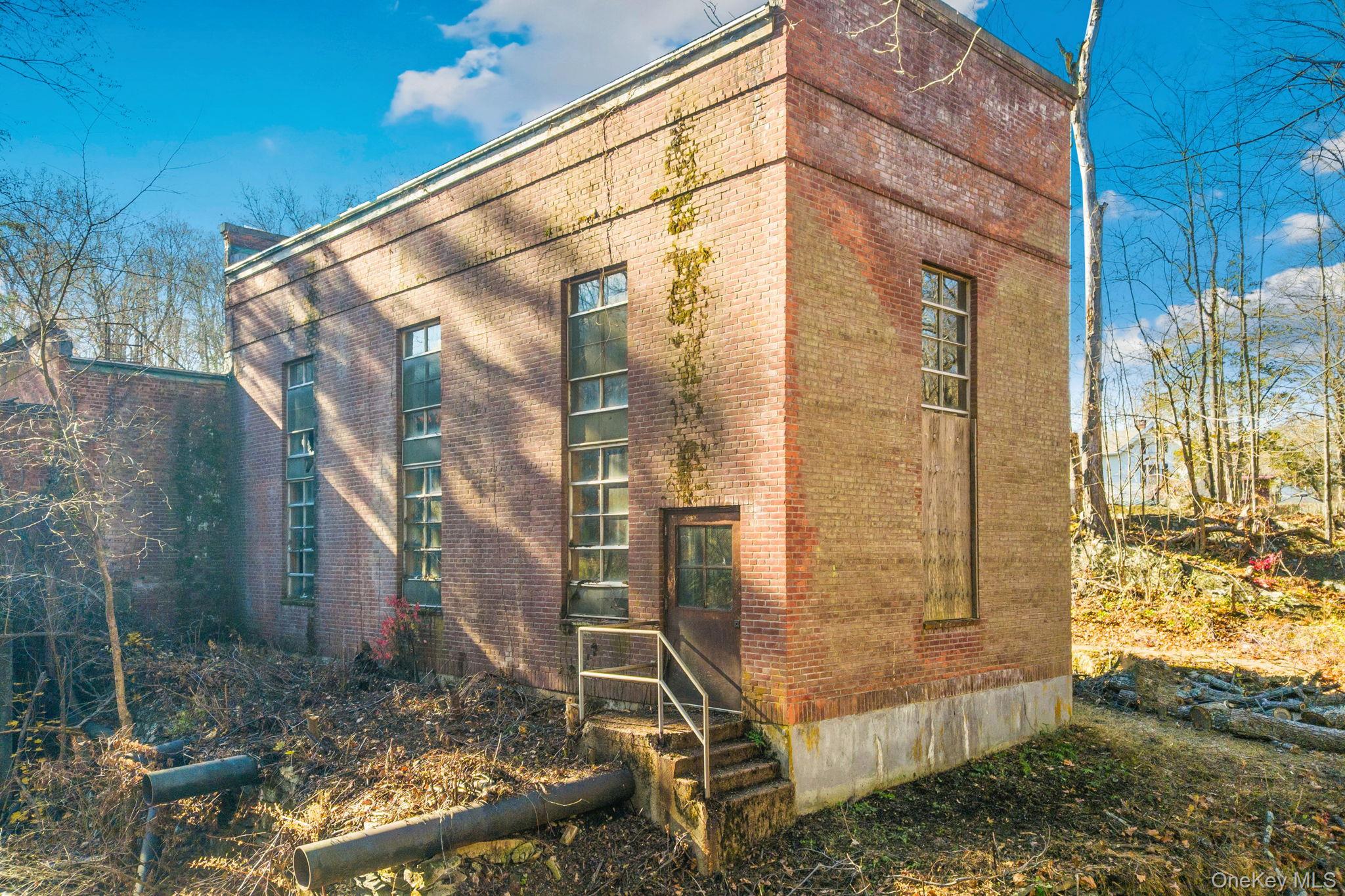 37 E Market Street, Hyde Park, NY 12538