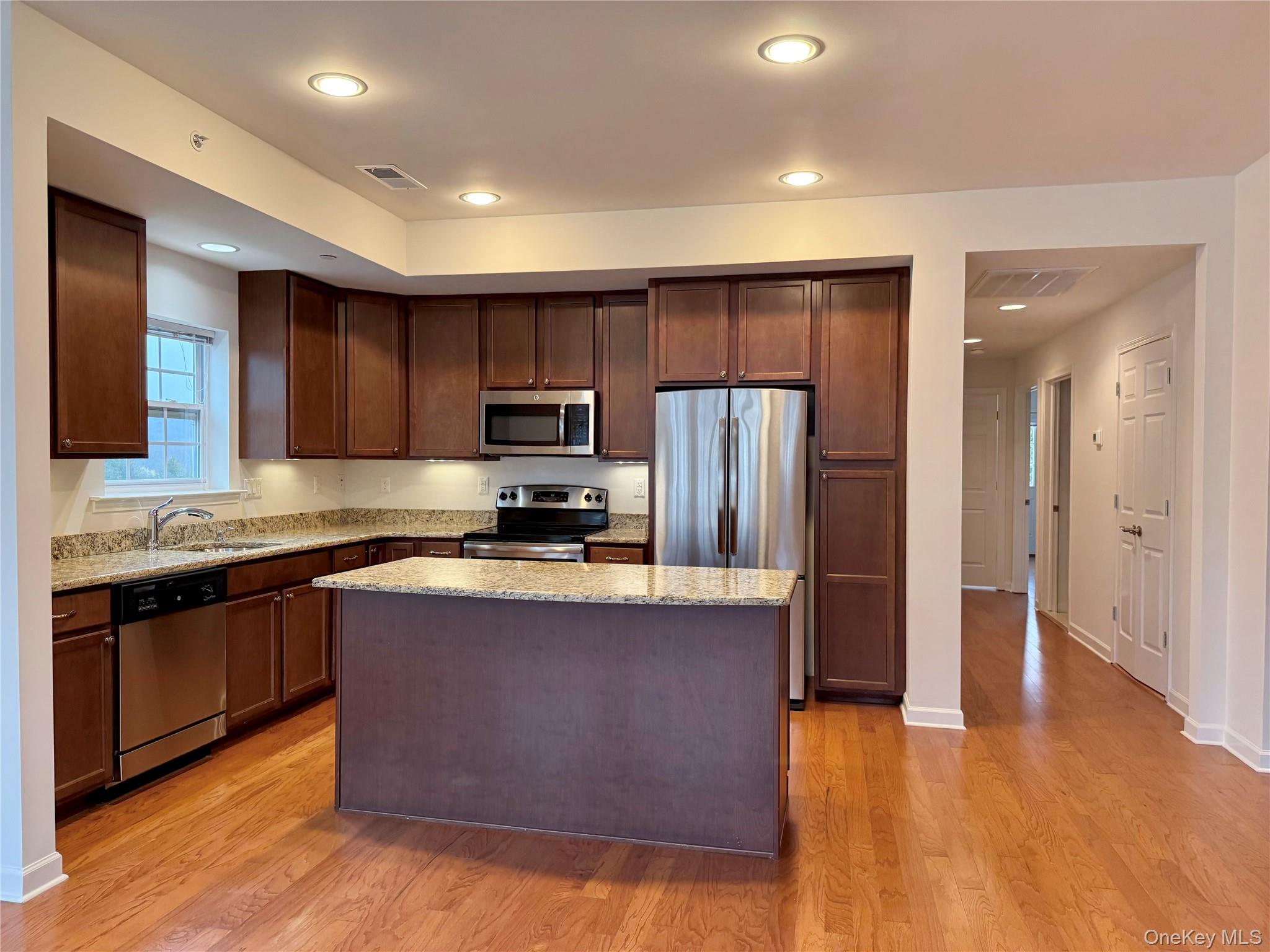 808 Egrets Landing, Carmel, NY 10512