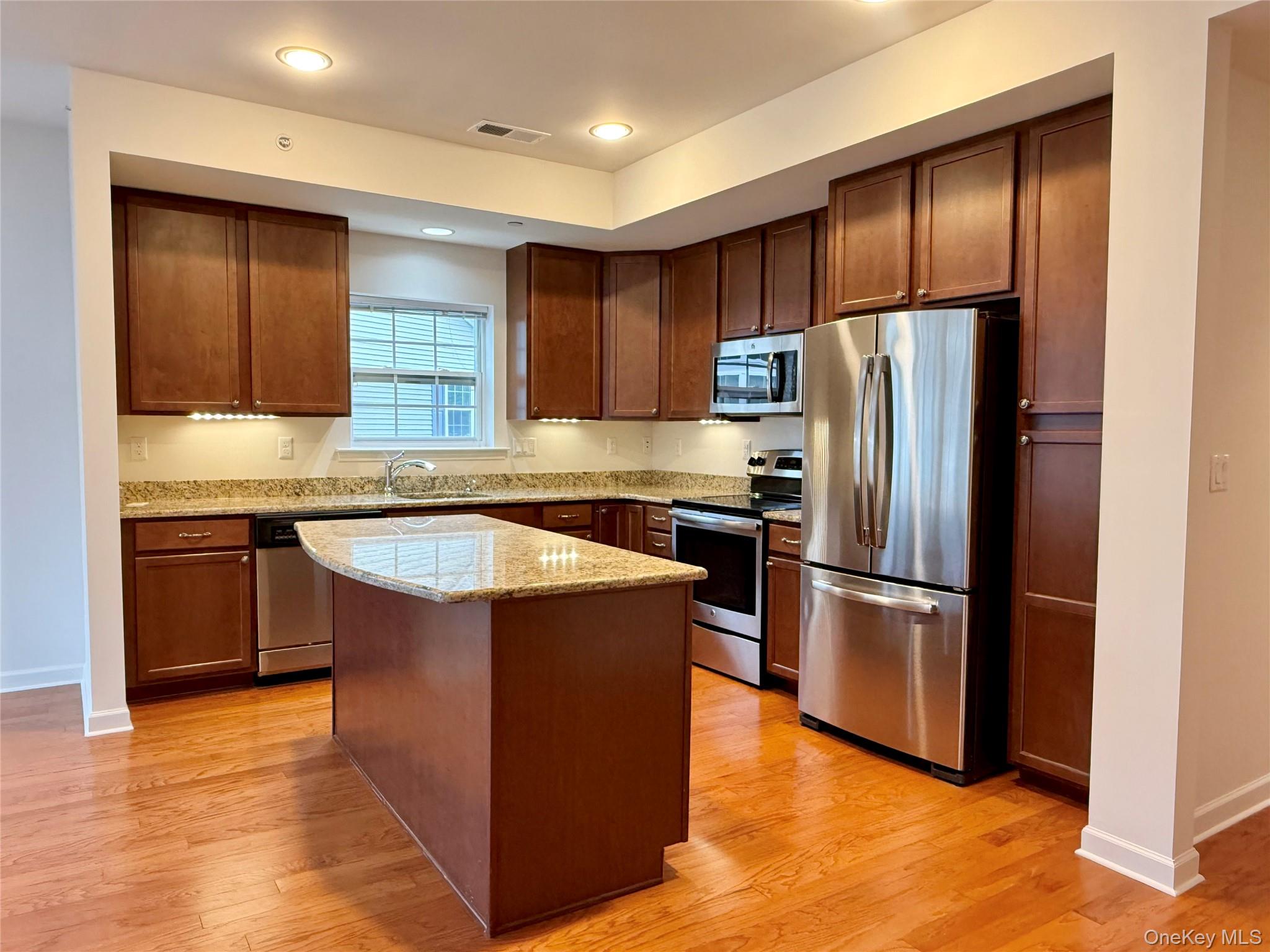 808 Egrets Landing, Carmel, NY 10512