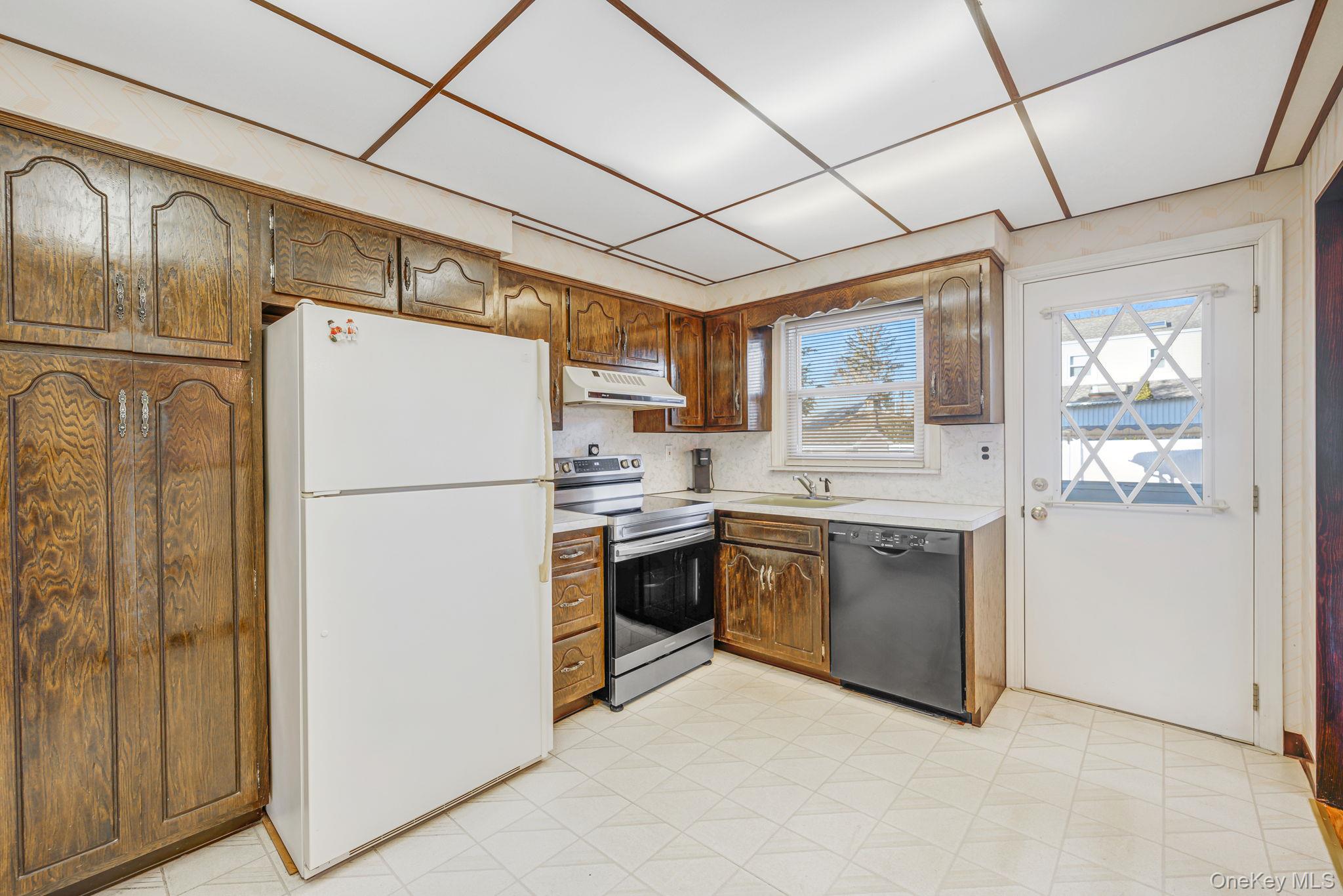 44 Clark Street, Huntington, NY 11743