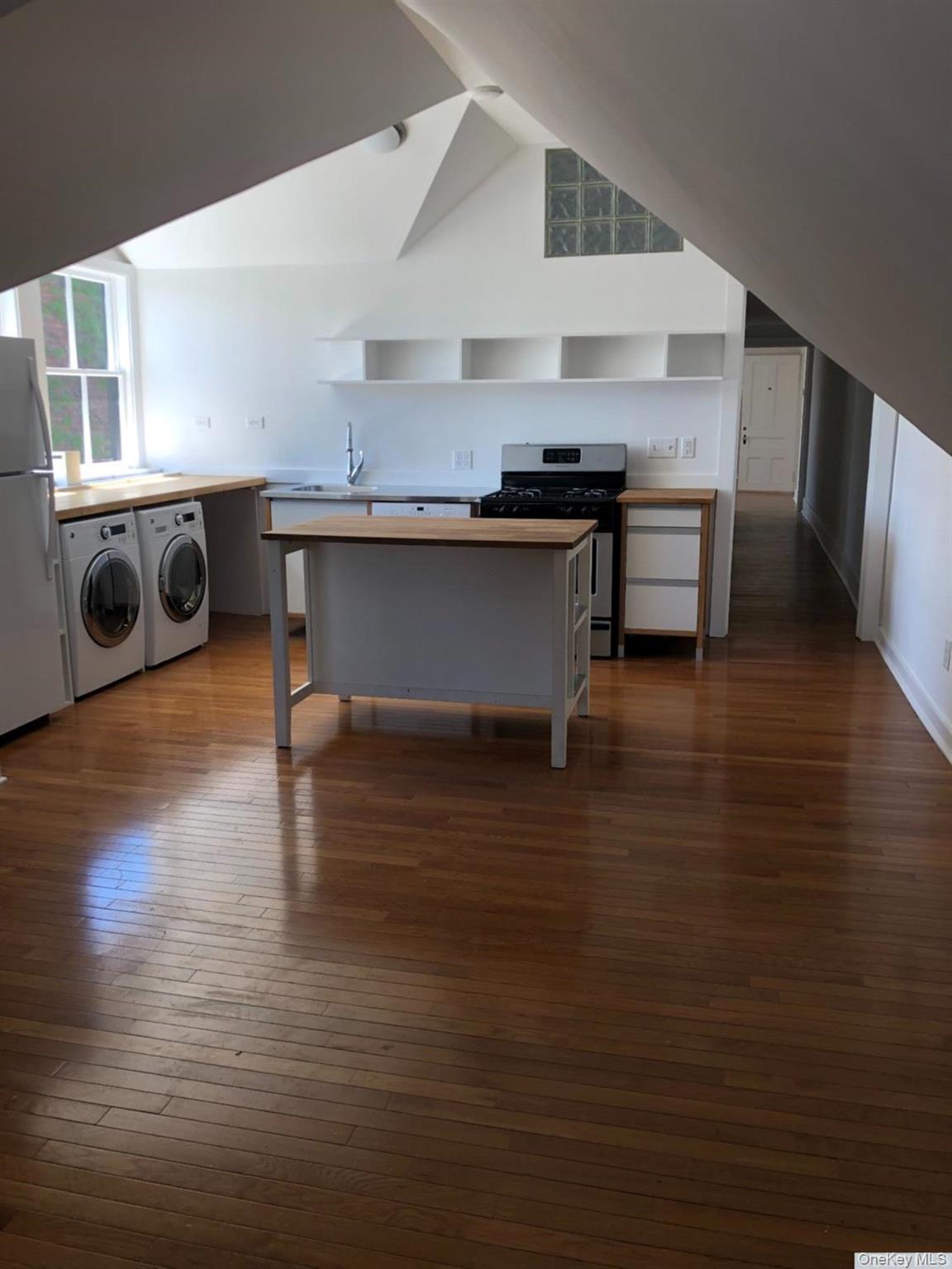 420 Warren, Hudson, NY 12534