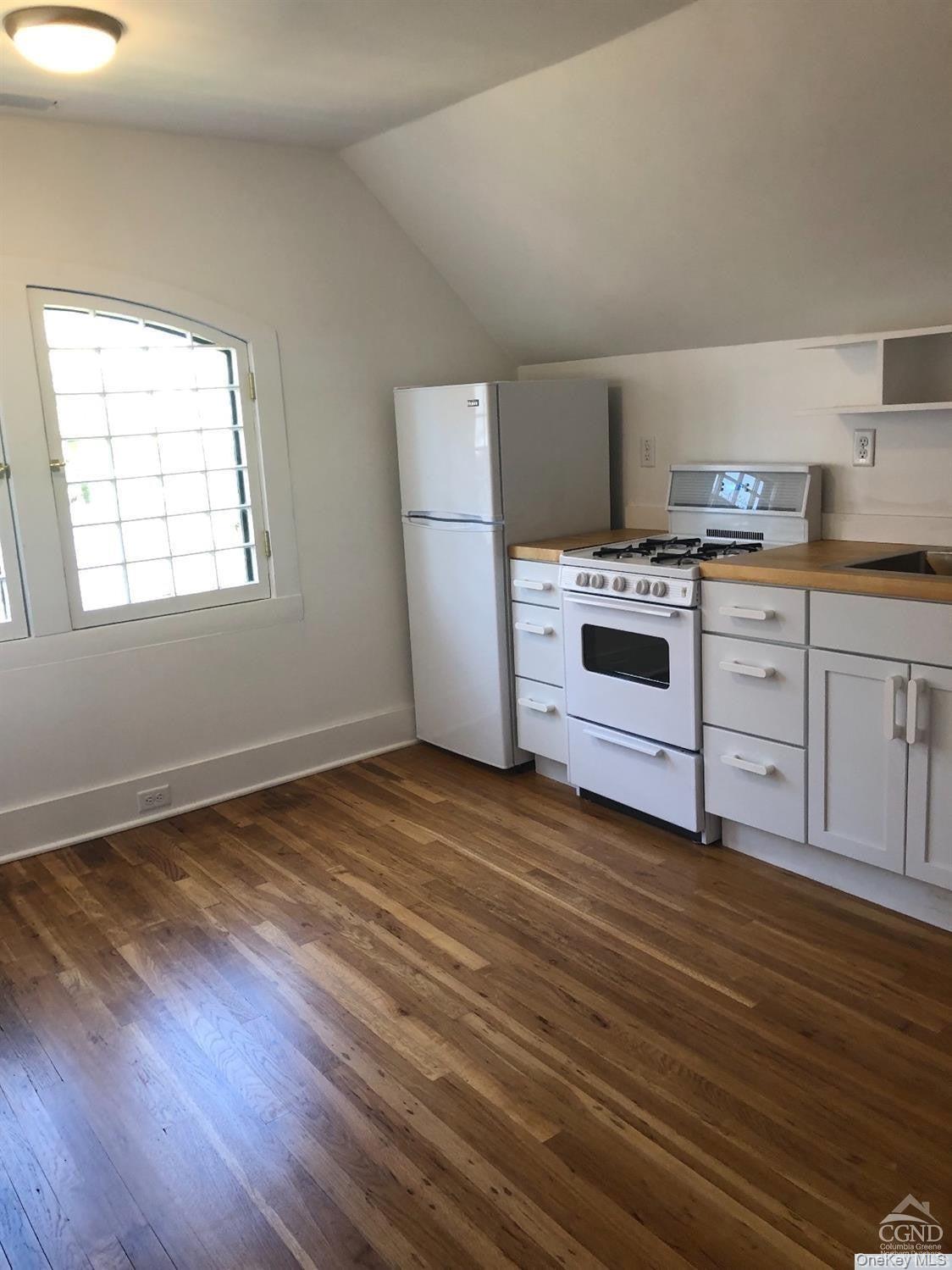 420 Warren, Hudson, NY 12534