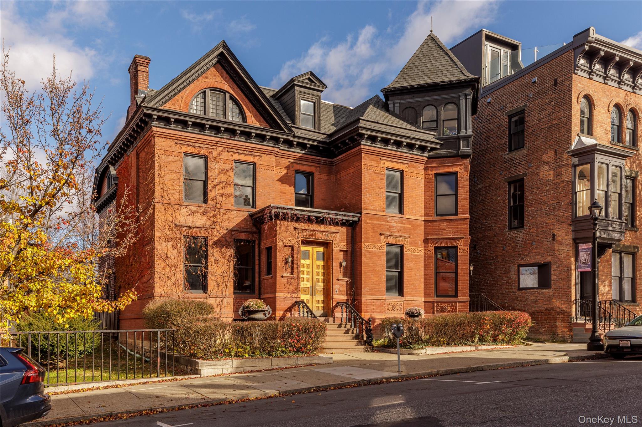 420 Warren, Hudson, NY 12534