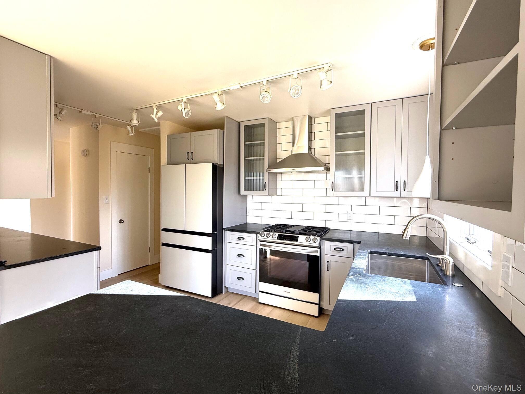 5265 State Route 9G, Germantown, NY 12526