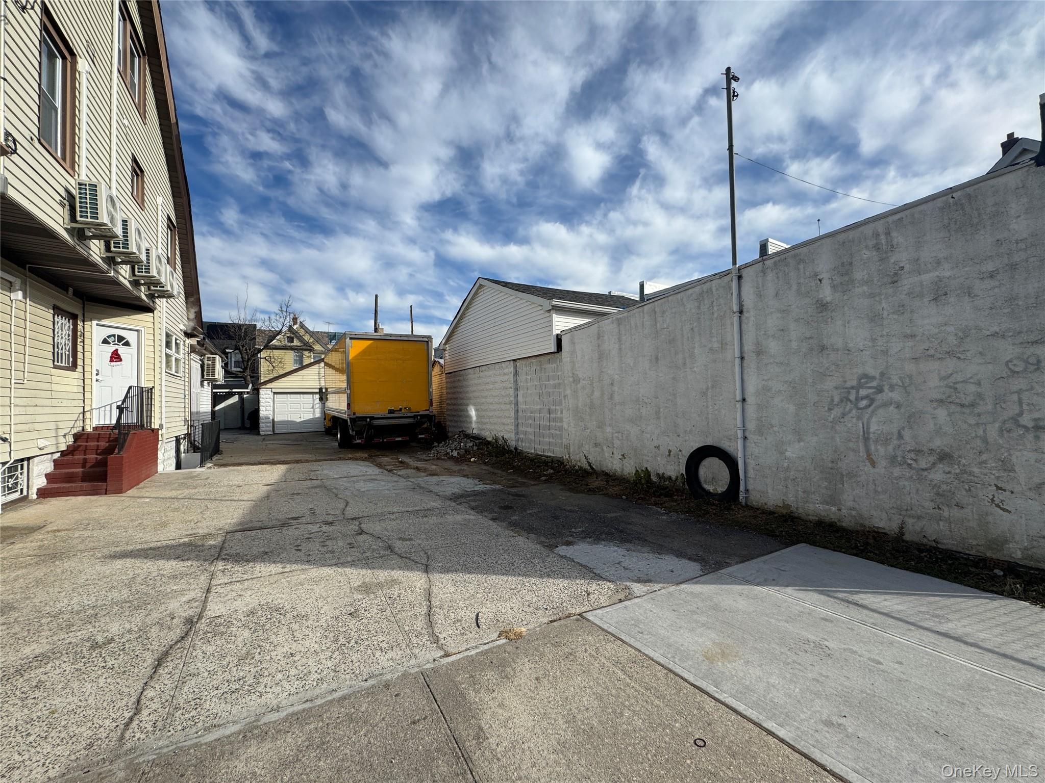 8779 111th Street, Richmond Hill, NY 11418