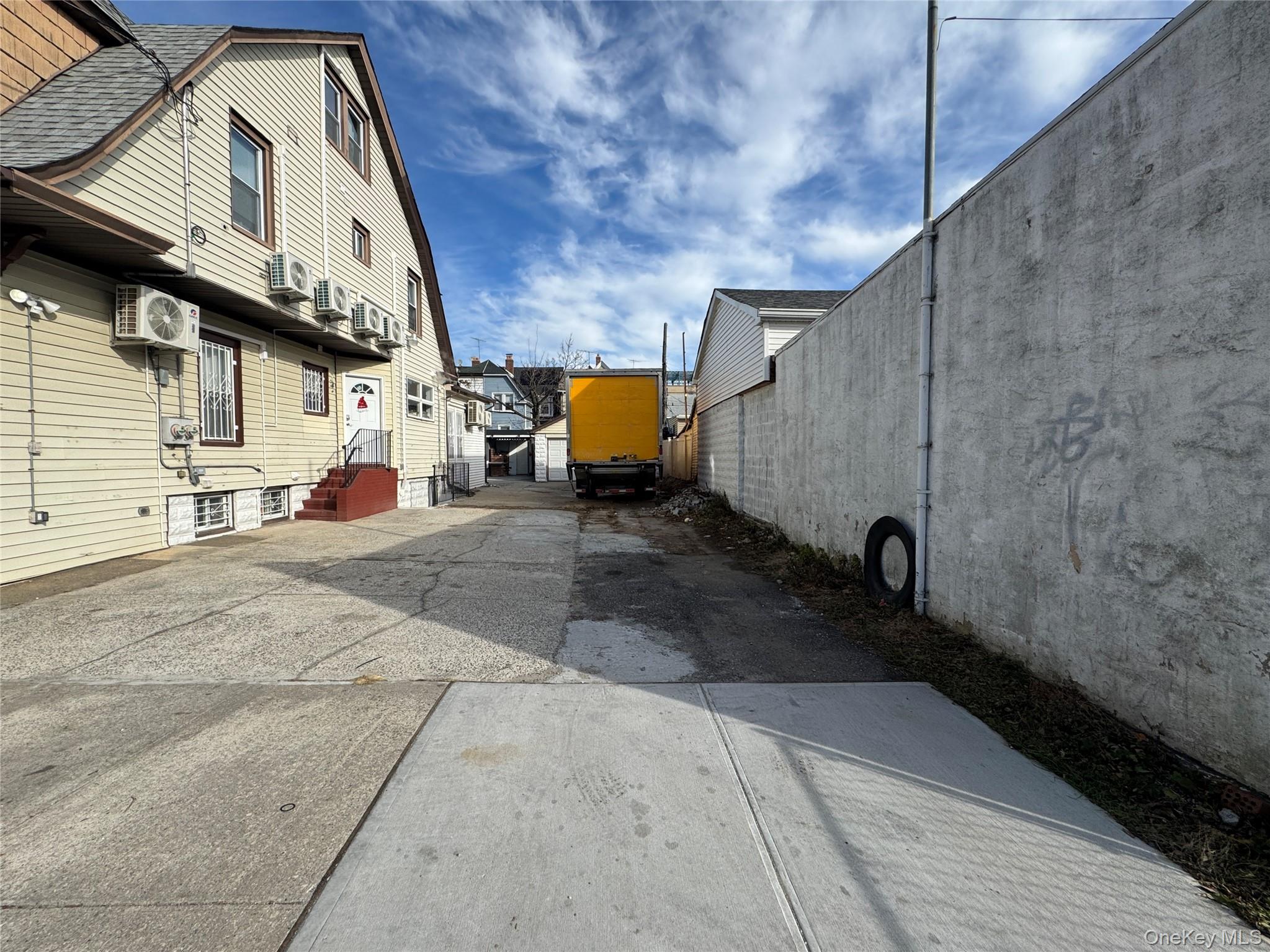 8779 111th Street, Richmond Hill, NY 11418