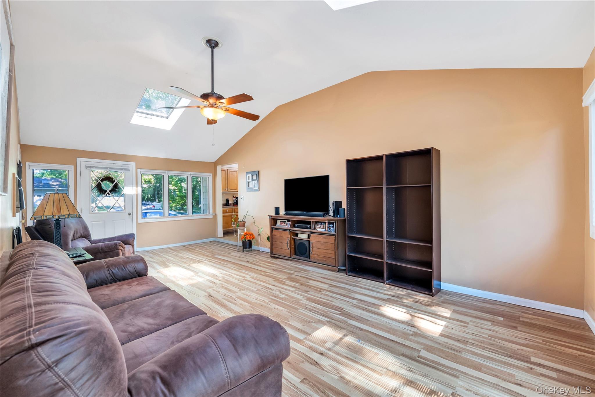 86 Seawanhaka Avenue, Lake Grove, NY 11755