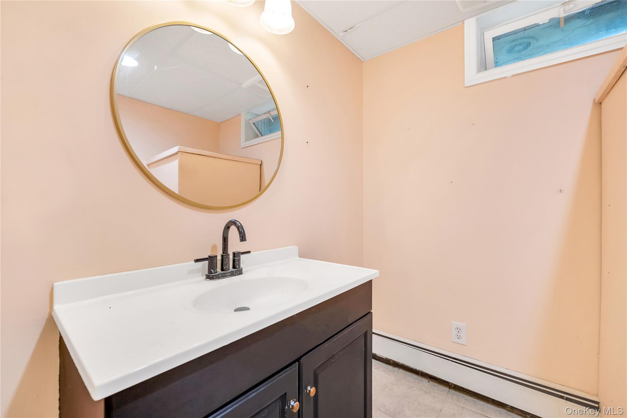 86 Seawanhaka Avenue, Lake Grove, NY 11755