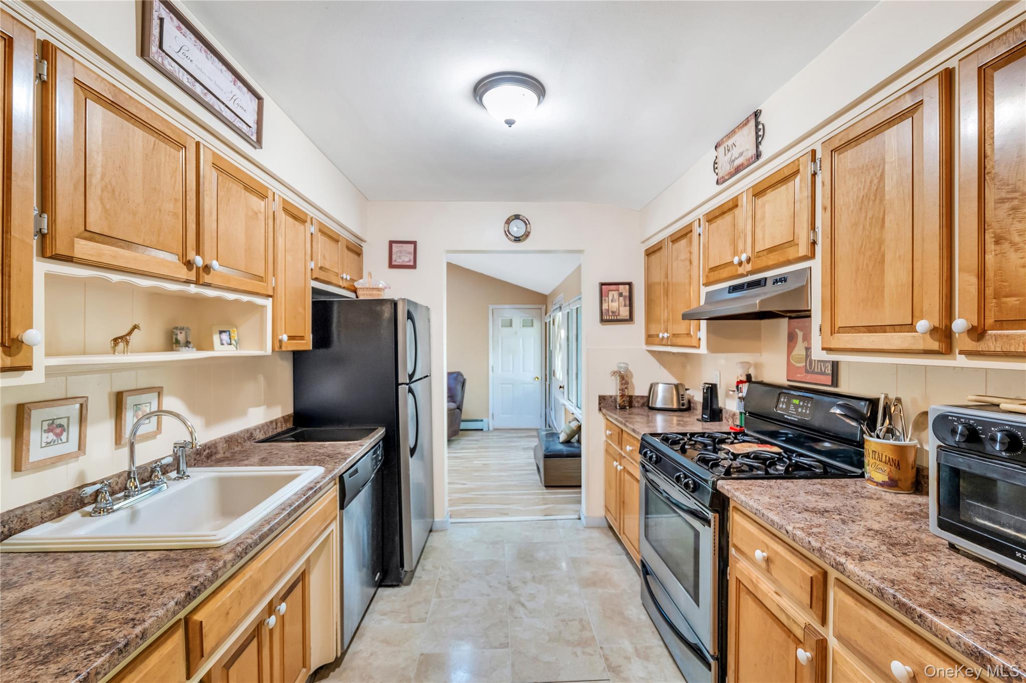 86 Seawanhaka Avenue, Lake Grove, NY 11755