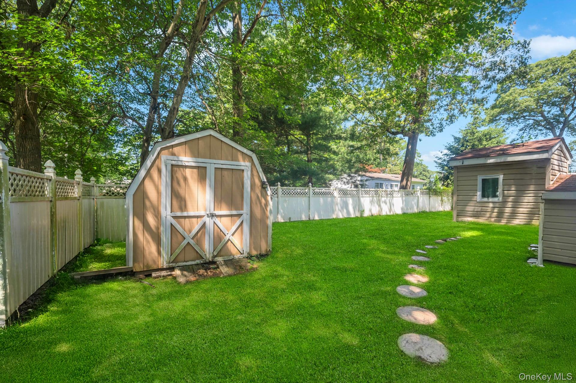 86 Seawanhaka Avenue, Lake Grove, NY 11755