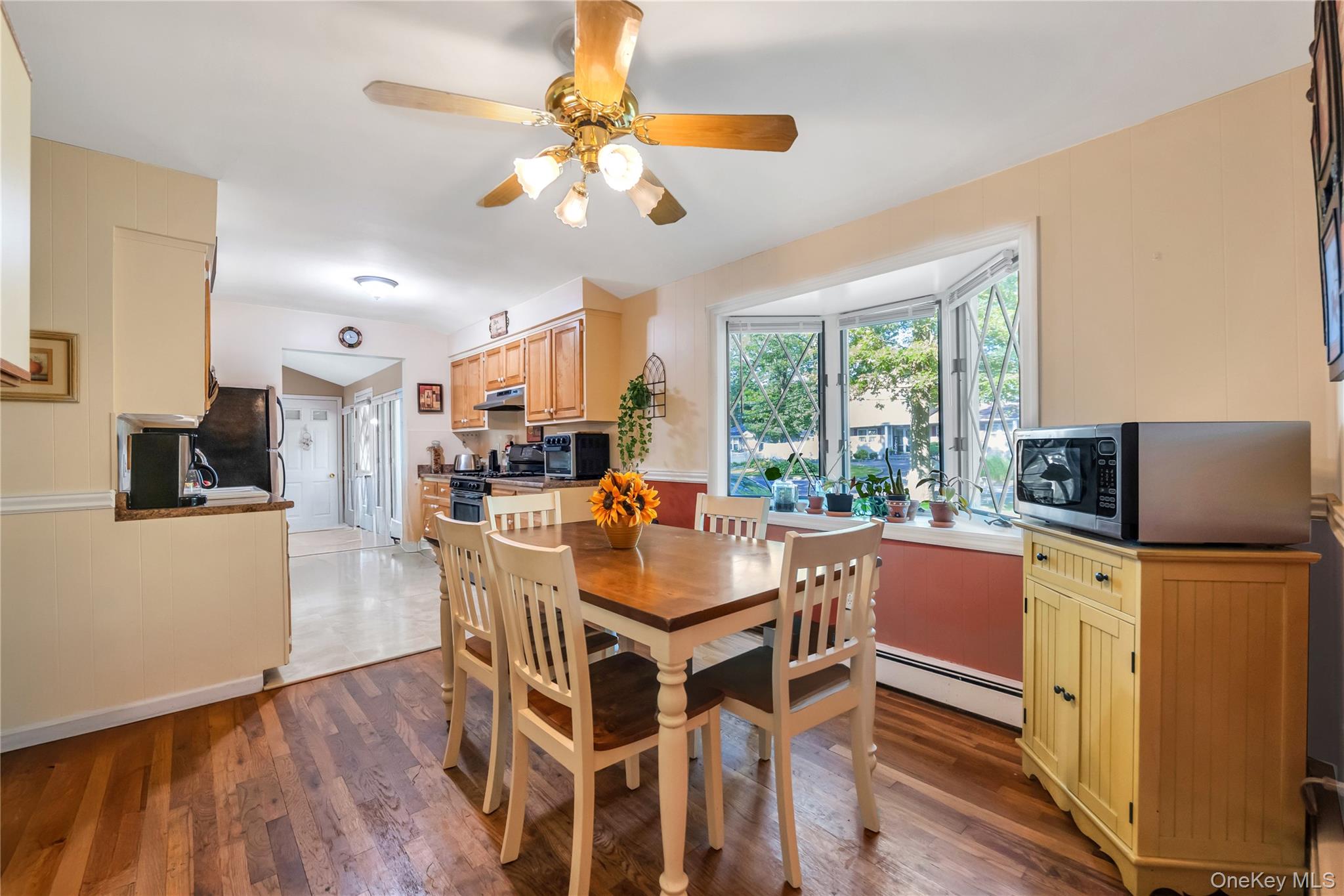 86 Seawanhaka Avenue, Lake Grove, NY 11755