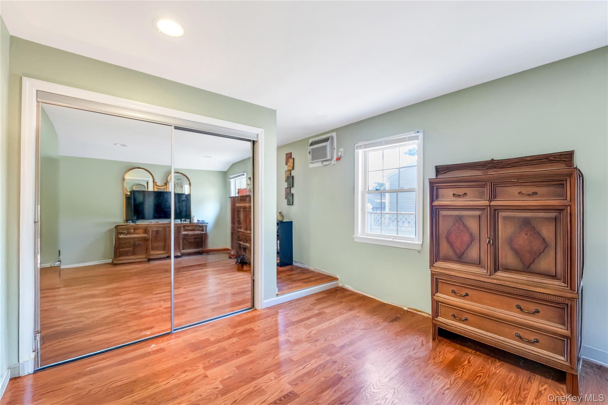 86 Seawanhaka Avenue, Lake Grove, NY 11755