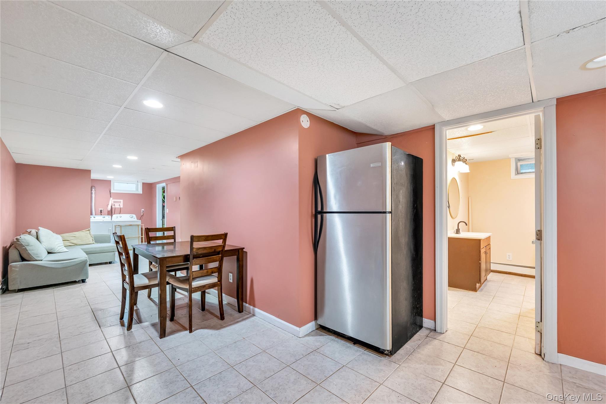 86 Seawanhaka Avenue, Lake Grove, NY 11755