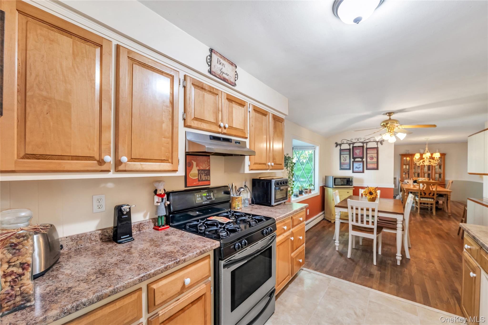 86 Seawanhaka Avenue, Lake Grove, NY 11755