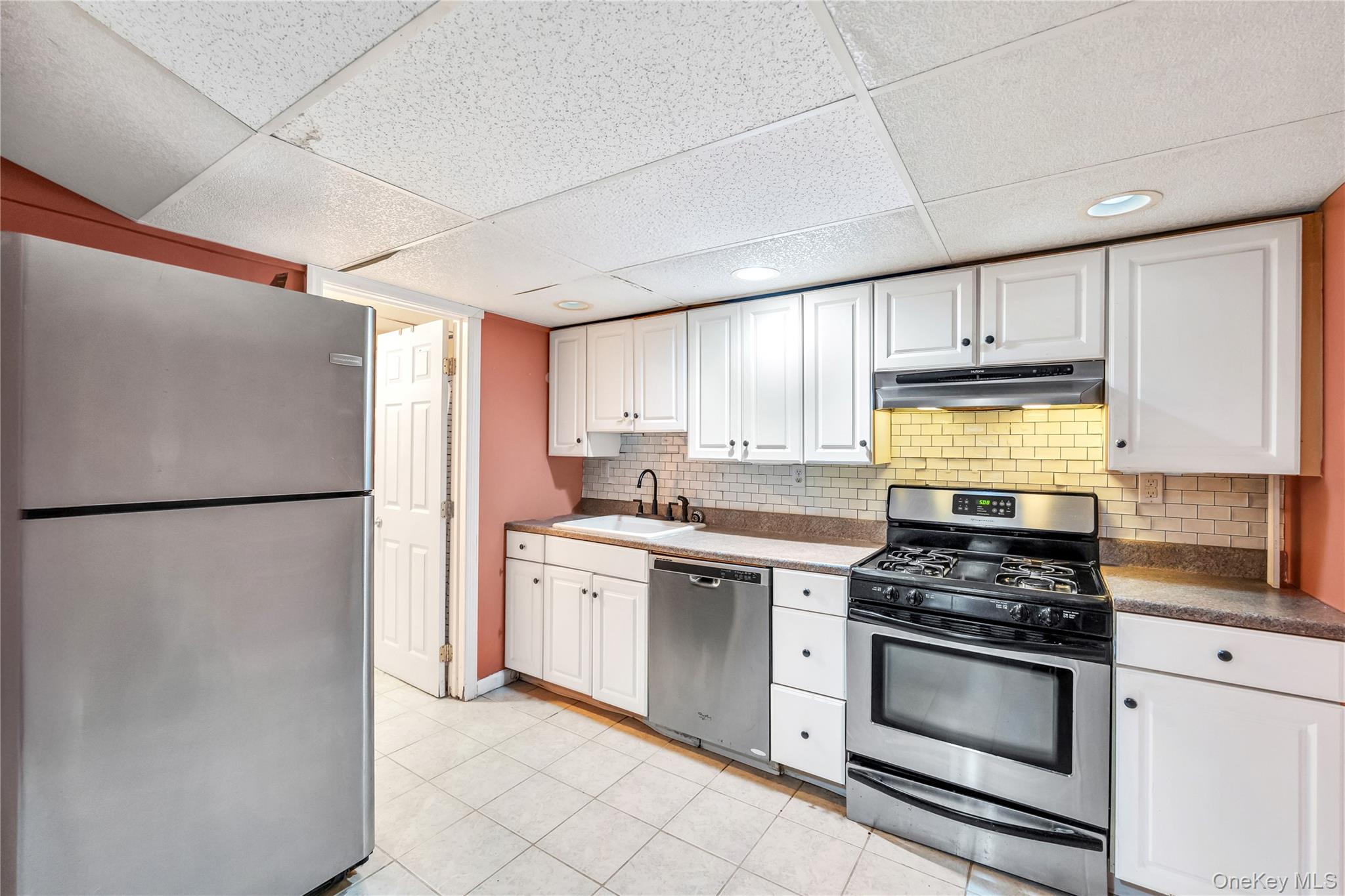 86 Seawanhaka Avenue, Lake Grove, NY 11755