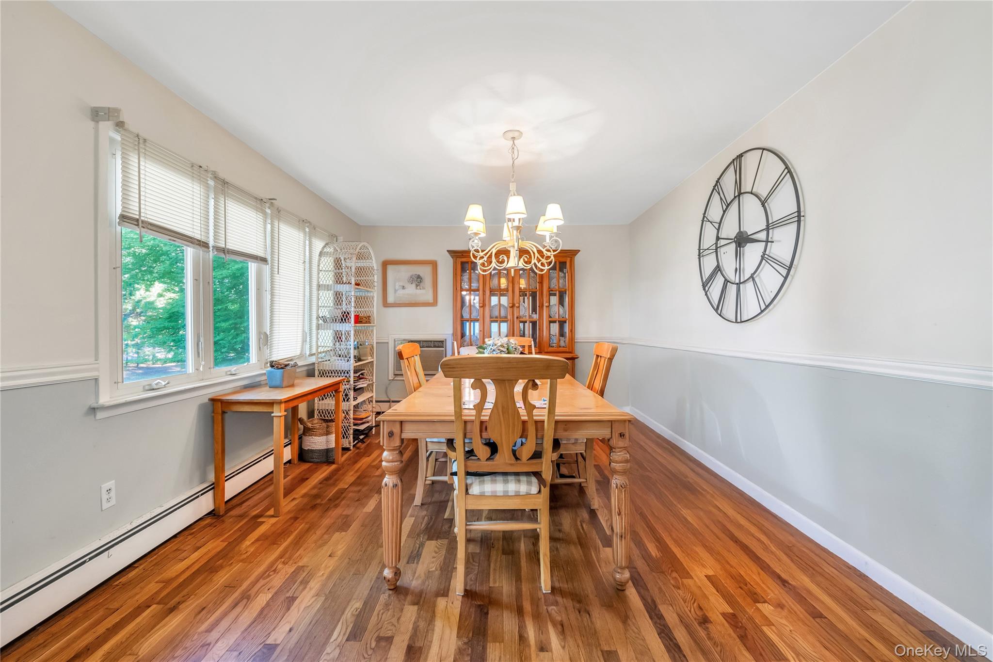 86 Seawanhaka Avenue, Lake Grove, NY 11755