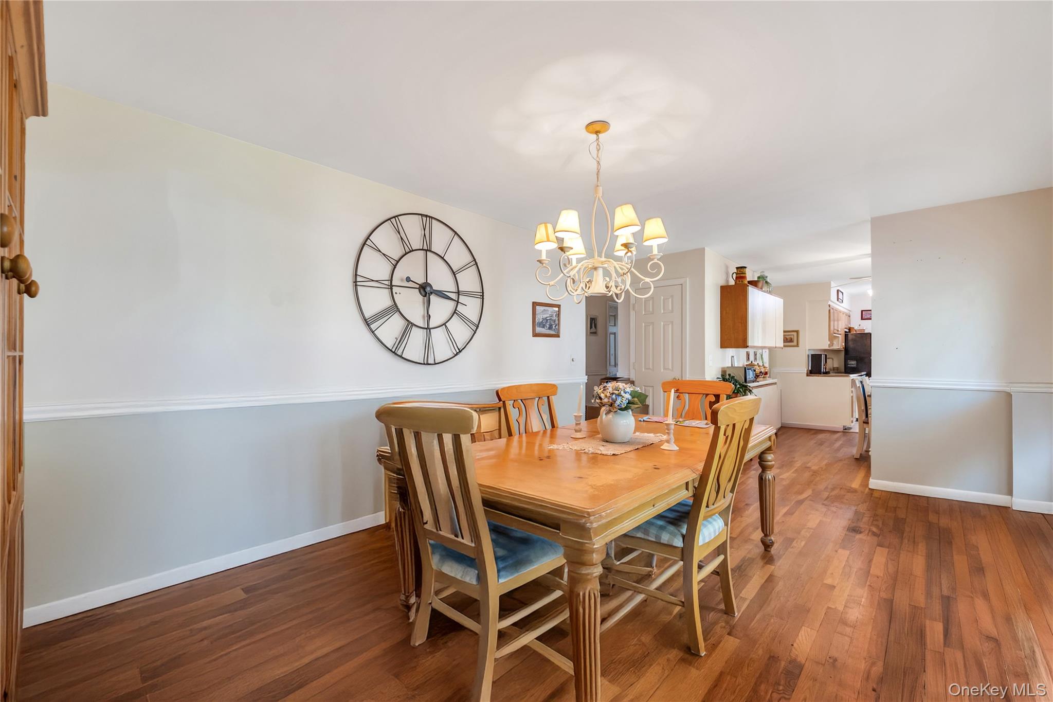 86 Seawanhaka Avenue, Lake Grove, NY 11755