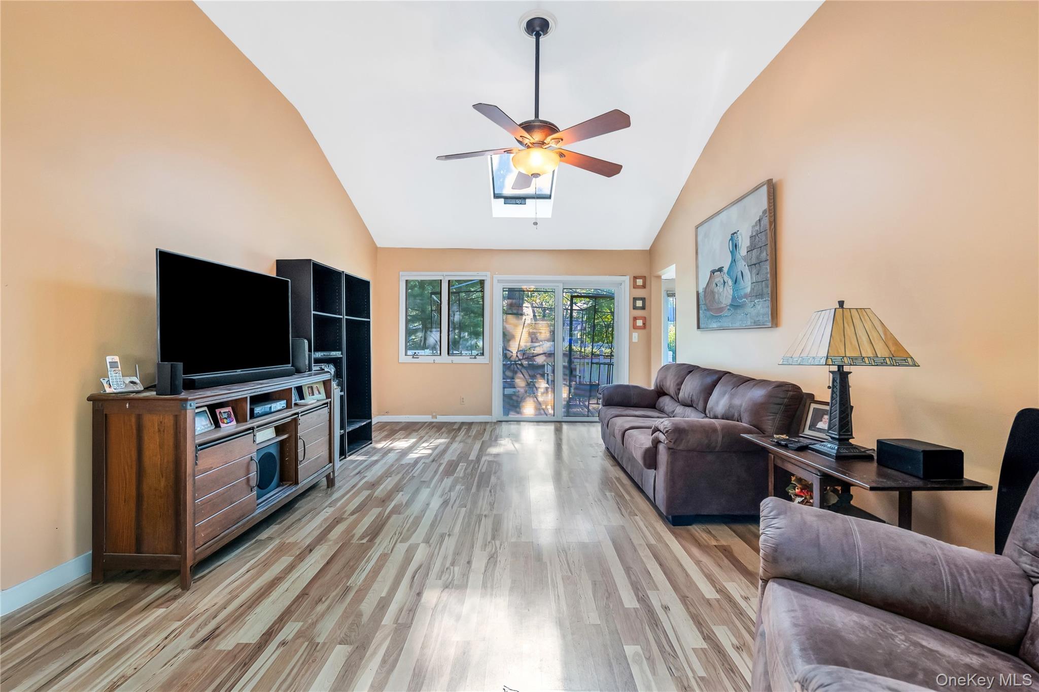 86 Seawanhaka Avenue, Lake Grove, NY 11755